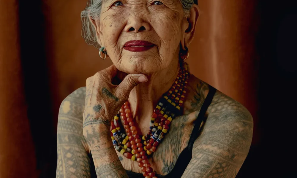 Vogue Filipinas estampa capa de abril com modelo de 106 anos