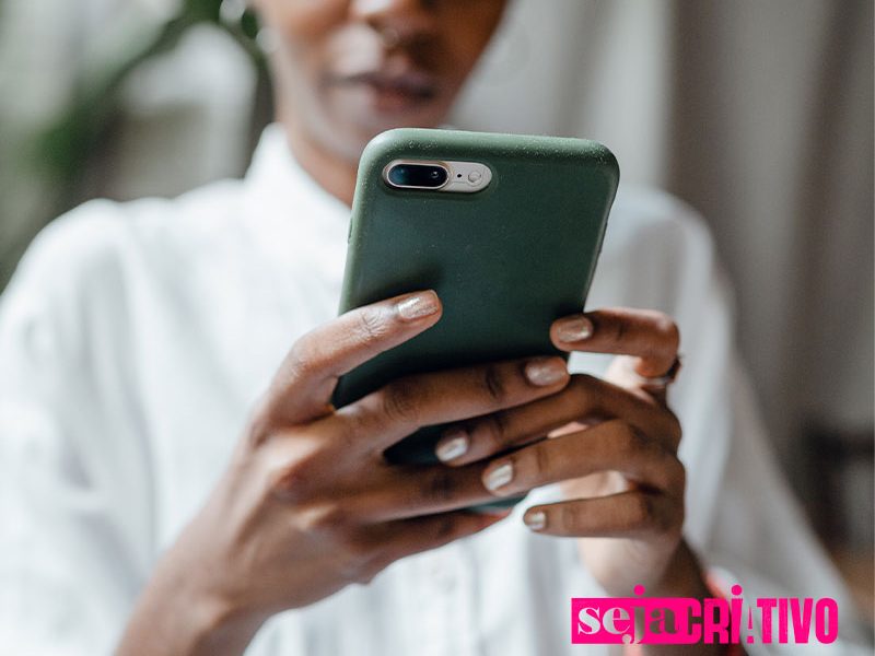 Doomscrolling: o hábito viciante que pode prejudicar sua produtividade