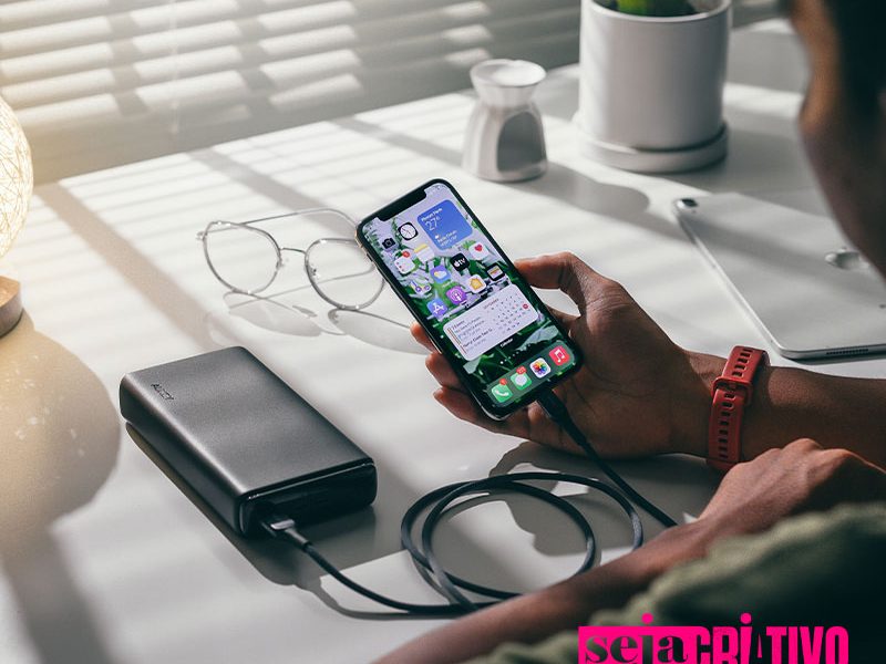 Não faça mais isso ao carregar seu celular! Aprenda agora como evitar danos na bateria
