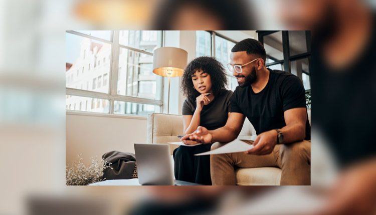 Como lidar com a diferença de salários no casamento de forma criativa?