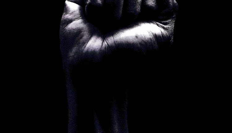 Racismo? Já era tempo de dar tchau, né?