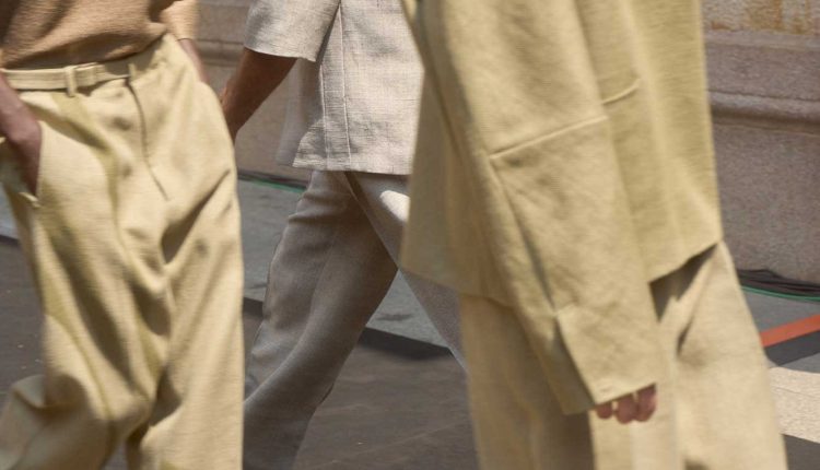 Zegna com desfile diferente de moda em Milão