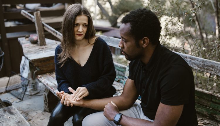 7 sinais que ele está te traindo