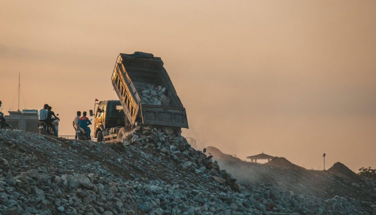 Brasil é um dos maiores produtores mundiais de lixo e taxa de reciclagem de resíduos sólidos é de apenas 4% 