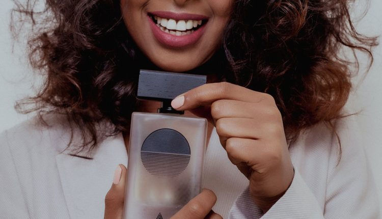 Cheirinho de sucesso: 9 perfumes irresistíveis e poderosos para usar no trabalho