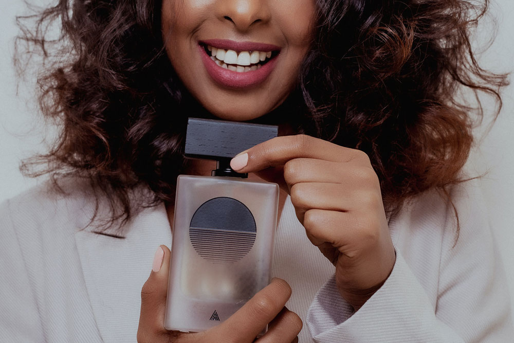 Cheirinho de sucesso: 9 perfumes irresistíveis e poderosos para usar no trabalho