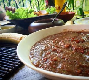 Especialista dá dicas de harmonização de vinhos com sopas e comidas de inverno