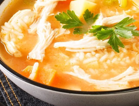 3 receitas de sopas leves para se aquecer no inverno