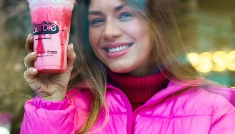 4 cafeterias mergulham na tendência Barbiecore e se inspiram no universo da Barbie para elaborar cardápio criativo, veja