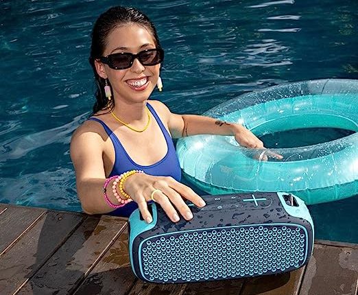 Conheça as Caixas de som resistentes à água e com 20h de bateria da iPlace