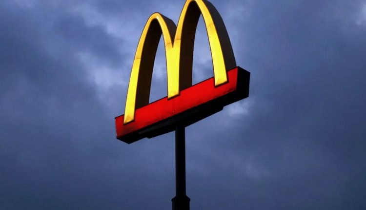 McDonald's CONDENADO a pagar R$2 milhões por empregar menores de idade, entenda