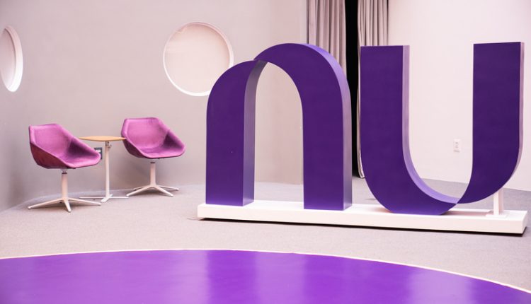 Nubank irá oferecer viagens aos seus clientes, entenda como irá funcionar