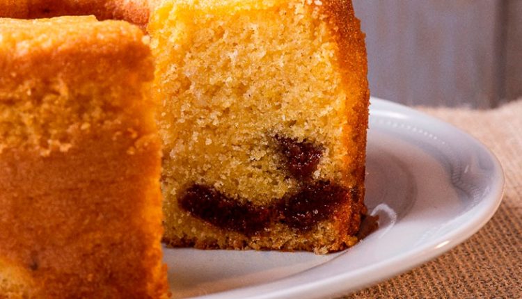 Surpreenda no Dia dos Avós (26/7) com receita de bolo de fubá delicioso