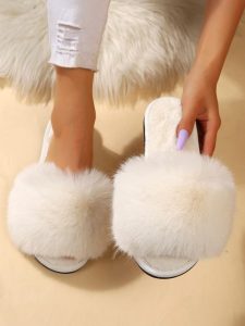 A moda dos Ugly Shoes está virando uma tendência ou é um fenômeno passageiro? entenda