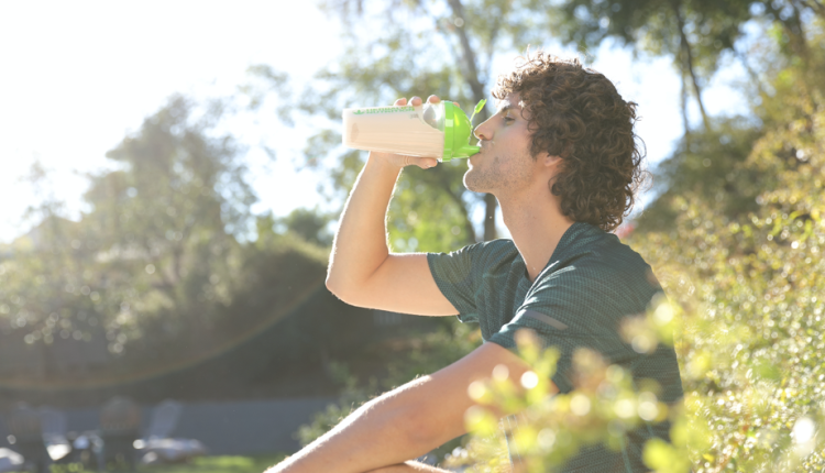 Jejum intermitente: entenda como shakes podem ajudar você na perda de peso