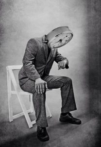 "SEM TEMPO IRMÃO": 6 péssimos hábitos que estão roubando o seu precioso tempo e VOCÊ nem percebe