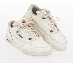 Você conhece ESTE par de tênis da Apple vendido por R$ 236 mil? Entenda por que ele é tão caro