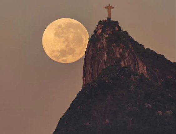 A Última Superlua de 2023 Iluminará o Céu na Próxima Sexta-feira