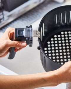 3 Dicas Essenciais para Limpar Sua Air Fryer de Forma Eficiente