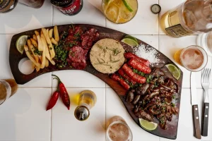 O famoso "suruba discreto" com diversos petiscos / divulgação