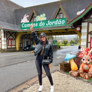 Campos do Jordão, situada majestosamente na Serra da Mantiqueira, em São Paulo, é carinhosamente apelidada de "A Suíça Brasileira"