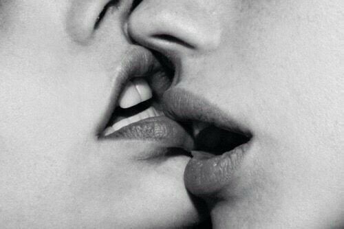 Meu beijo vai te viciar: CUIDADO com ESTES 4 signos que sabem beijar muito bem e causam paixão extrema