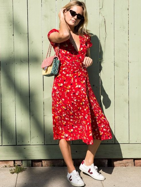 use o tênis vert com visual boho