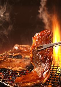 CHURRASCO de 1ª com carne de 2ª: Experimente os Segredos dos Mestres Churrasqueiros 