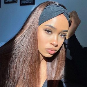 FAIXAS DE CABELO: acessório fashion dos anos 2000 volta com tudo, confira!