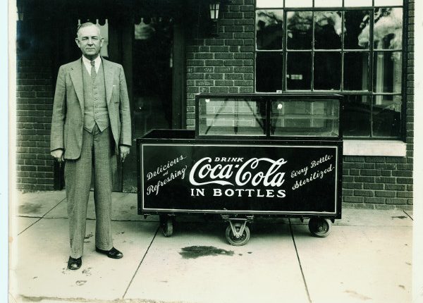 O Homem que Transformou Pessoas Comuns em Milionários com a Coca-Cola: Uma História de Fé na Grande Depressão
