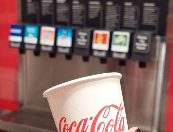 Refrigerante de máquina é mais gostoso? Descubra o truque fundamental por trás do sabor