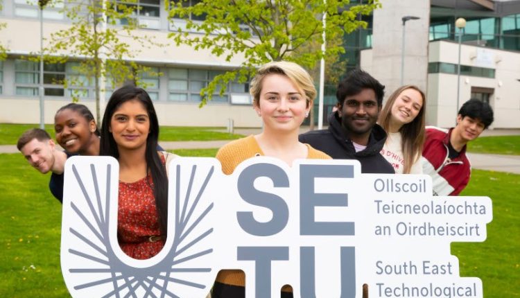 Universidade da Irlanda cria curso de graduação em INFLUÊNCIA DIGITAL com aulas em 2024; será que vale a pena?