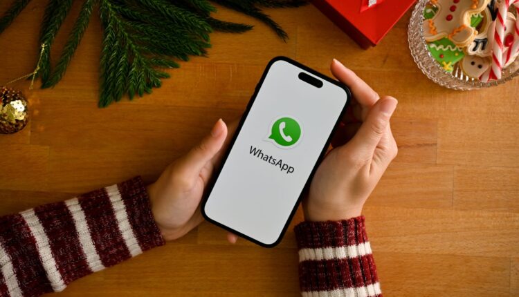 WhatsApp no Clima Natalino: 5 Passos para Ativar o 'Modo Natal'