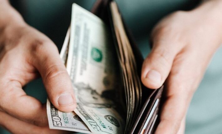 dinheiro traz felicidade? confira a resposta no estudo de harvard