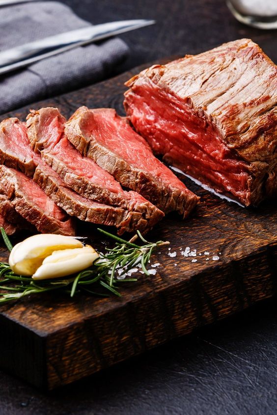 Churrasco Bom, Bonito e Barato: 8 Carnes Saborosas que Não Vão Pesar no Bolso