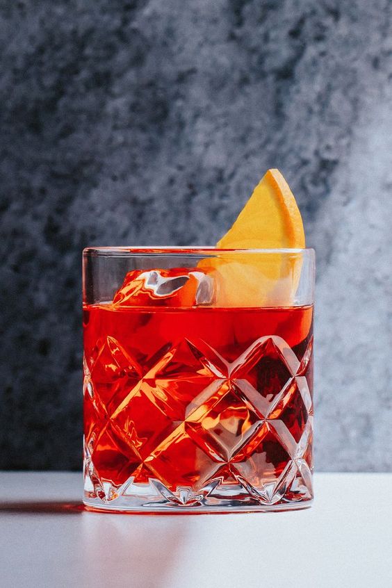 PREPARE O SEU NEGRONI: Coco Leve inova e lança novo sabor de gelo para drinks