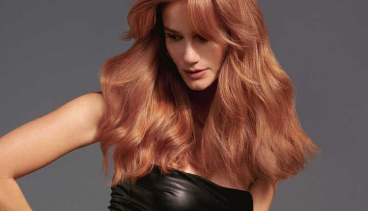 ESTA é a cor do ano da Pantone para os cabelos em 2024