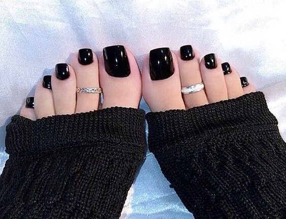 5 Cores de Esmalte PERFEITAS para as unhas dos pés (Combinam com Tudo)