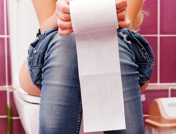 Cocô Flutuante: Entenda o que as Fezes dizem sobre a sua Saúde Intestinal