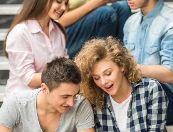 6 Faculdades que Podem DESAPARECER nos Próximos Anos, seu Curso está aqui? Confira!