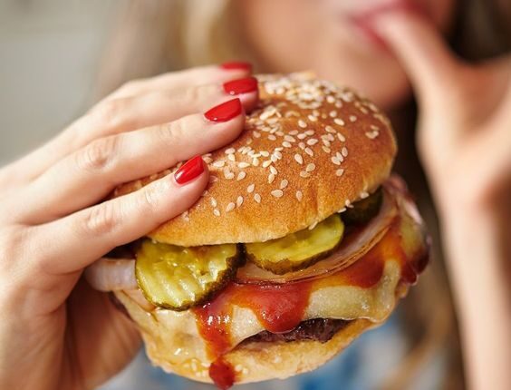 Receita: Aprenda a criar o HAMBÚRGER CASEIRO PERFEITO!