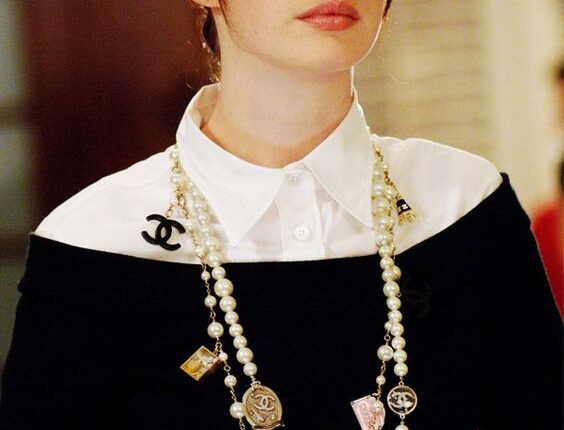 O DIABO VESTE PRADA: 5 Looks Icônicos para Copiar da Andy, a protagonista do filme, confira!