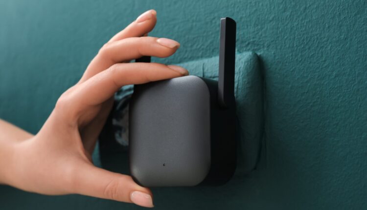 INTERNET fraca em casa: é melhor usar um repetidor Wi-fi ou Roteador? Descubra aqui!