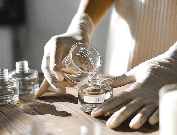 EAU DE PARFUM, EAU DE TOILETTE, Colônia, Eau Fraiche qual a diferença e a melhor fixação?
