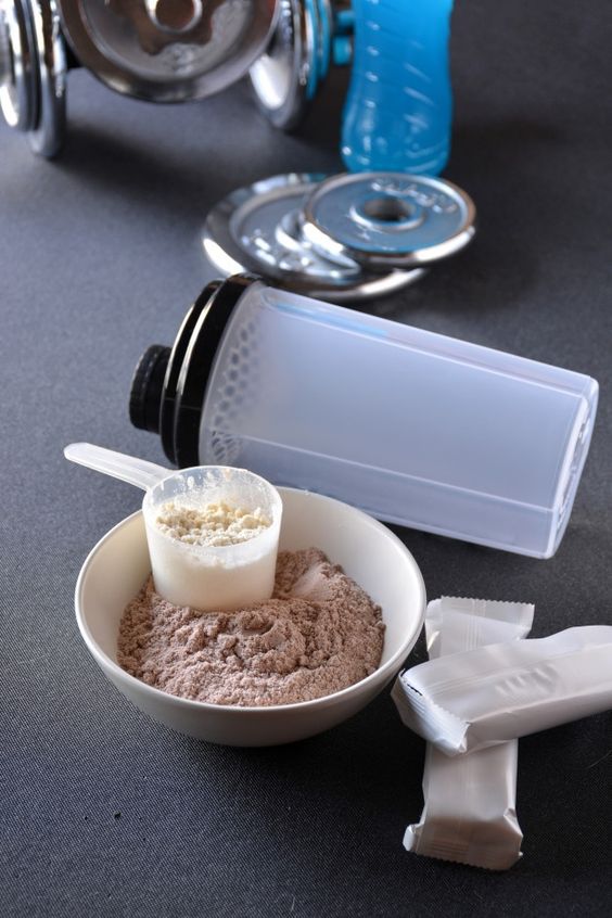 CURIOSIDADE do Whey Protein: Precisa treinar e malhar para tomar? Confira aqui!