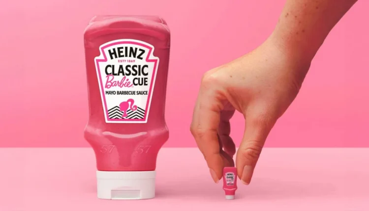 O Segredo Cor-de-Rosa da Barbie: Heinz e Mattel Lançam o Molho 'Barbiecue' em Comemoração aos 65 Anos da Boneca