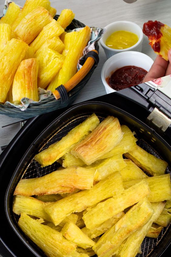 Mandioca na Airfryer: O Segredo para uma Mandioca Dourada e Crocante