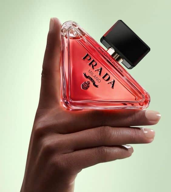 Prada Paradoxe Intense: O Poderoso Encontro da Delicadeza e Força em um Frasco