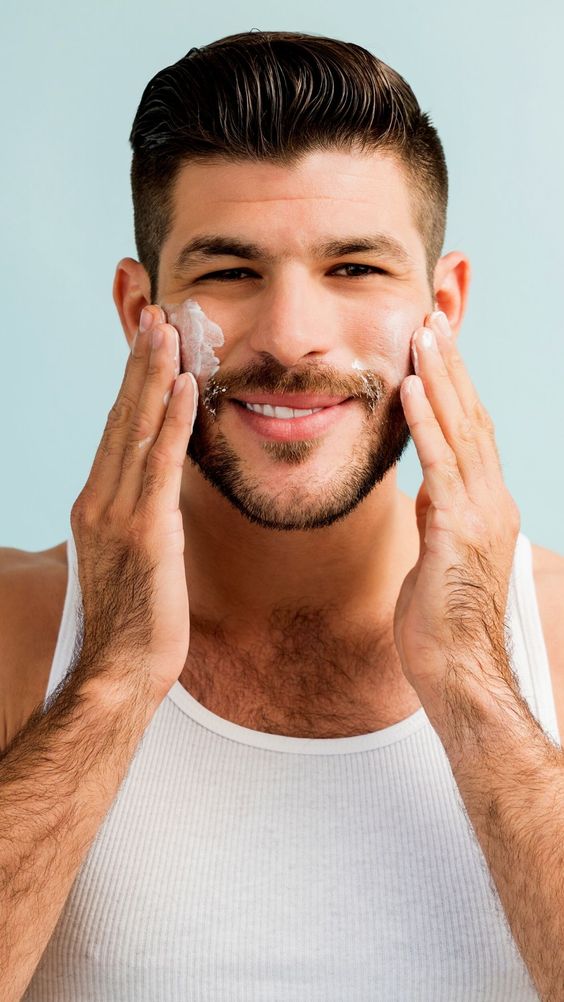 Limpeza de Pele Masculina: Guia Completo e os 4 Melhores Produtos