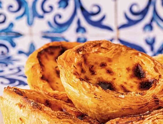 Pastel de Belém: Aprenda a Fazer uma Fornada Generosa Desta Delícia Portuguesa